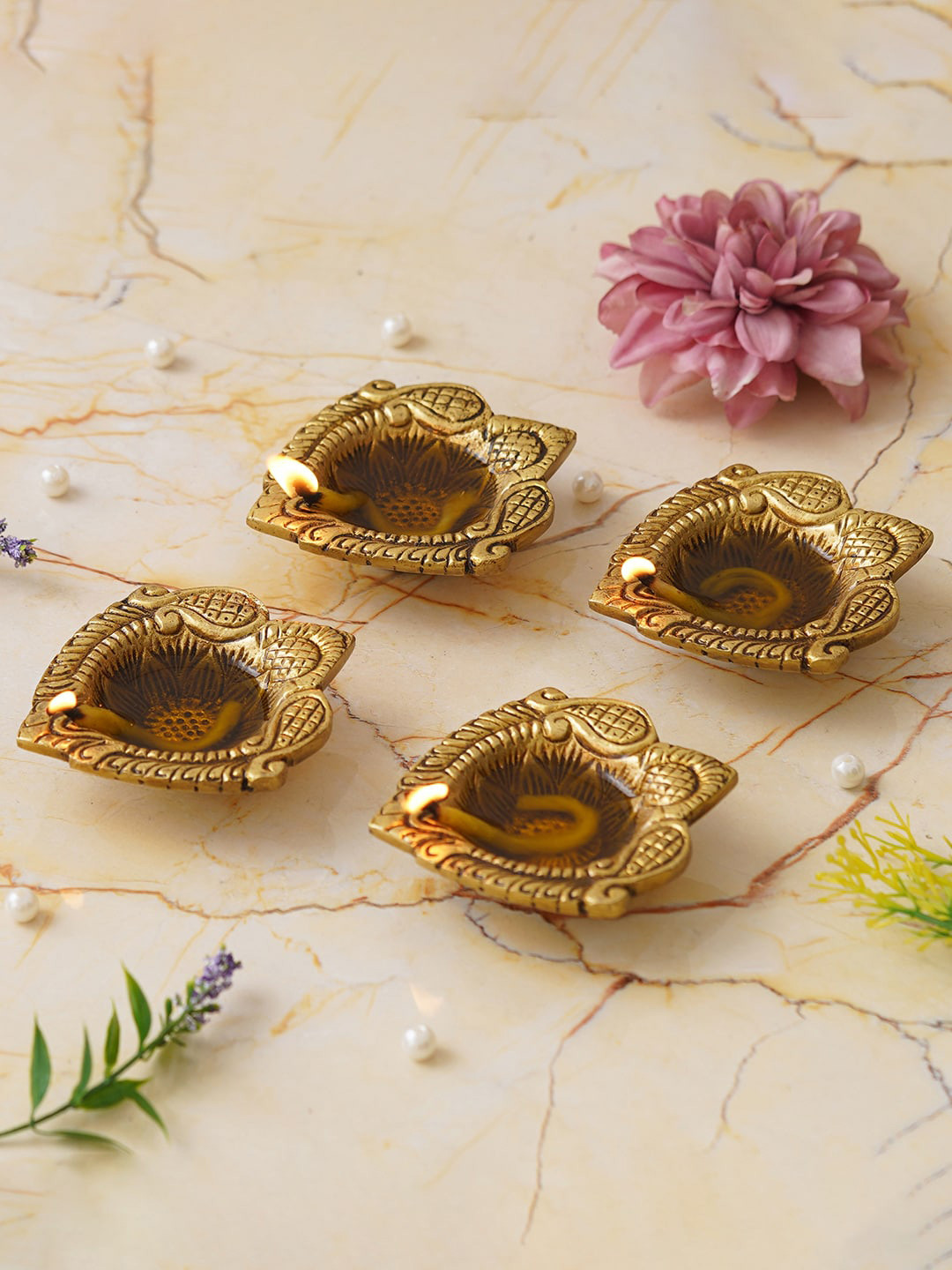 

eCraftIndia Beige & Gold Toned Textured Ethnic Design Decorative Diyas