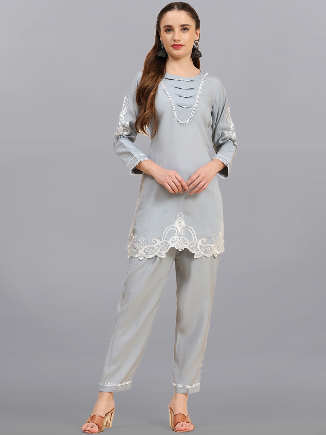 

Growish Paisley Embroidered Regular Straight Kurti with Trousers, Grey