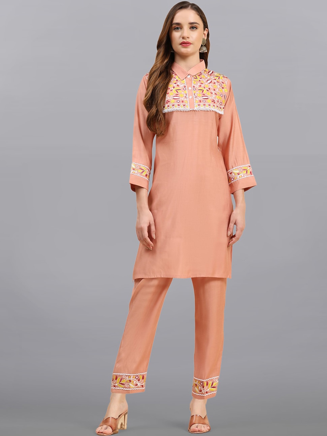 

Growish Collar Neck Straight Kurta & Trouser, Peach