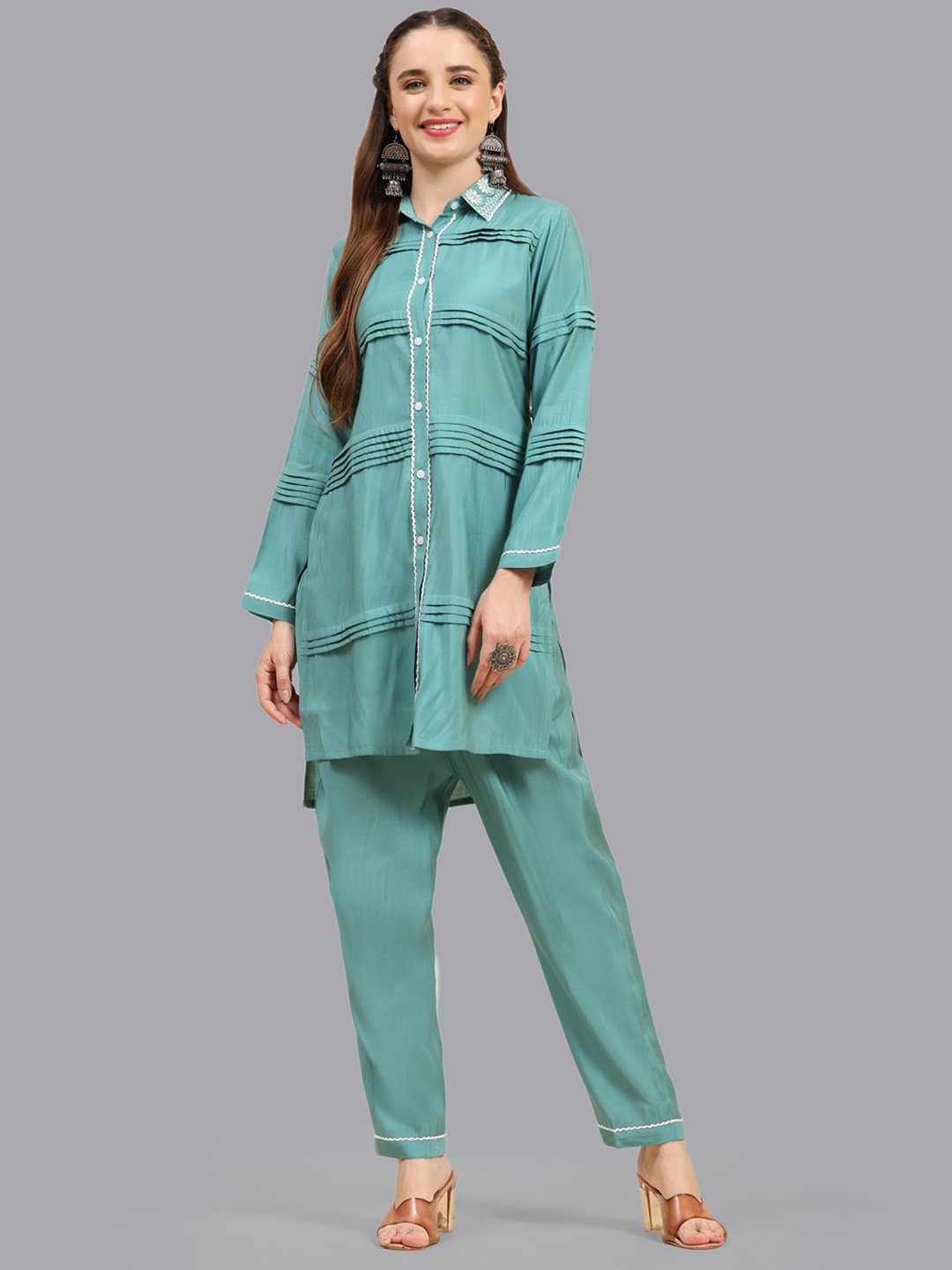 

Growish Collar Neck Pleated Straight Kurta & Trouser, Turquoise blue