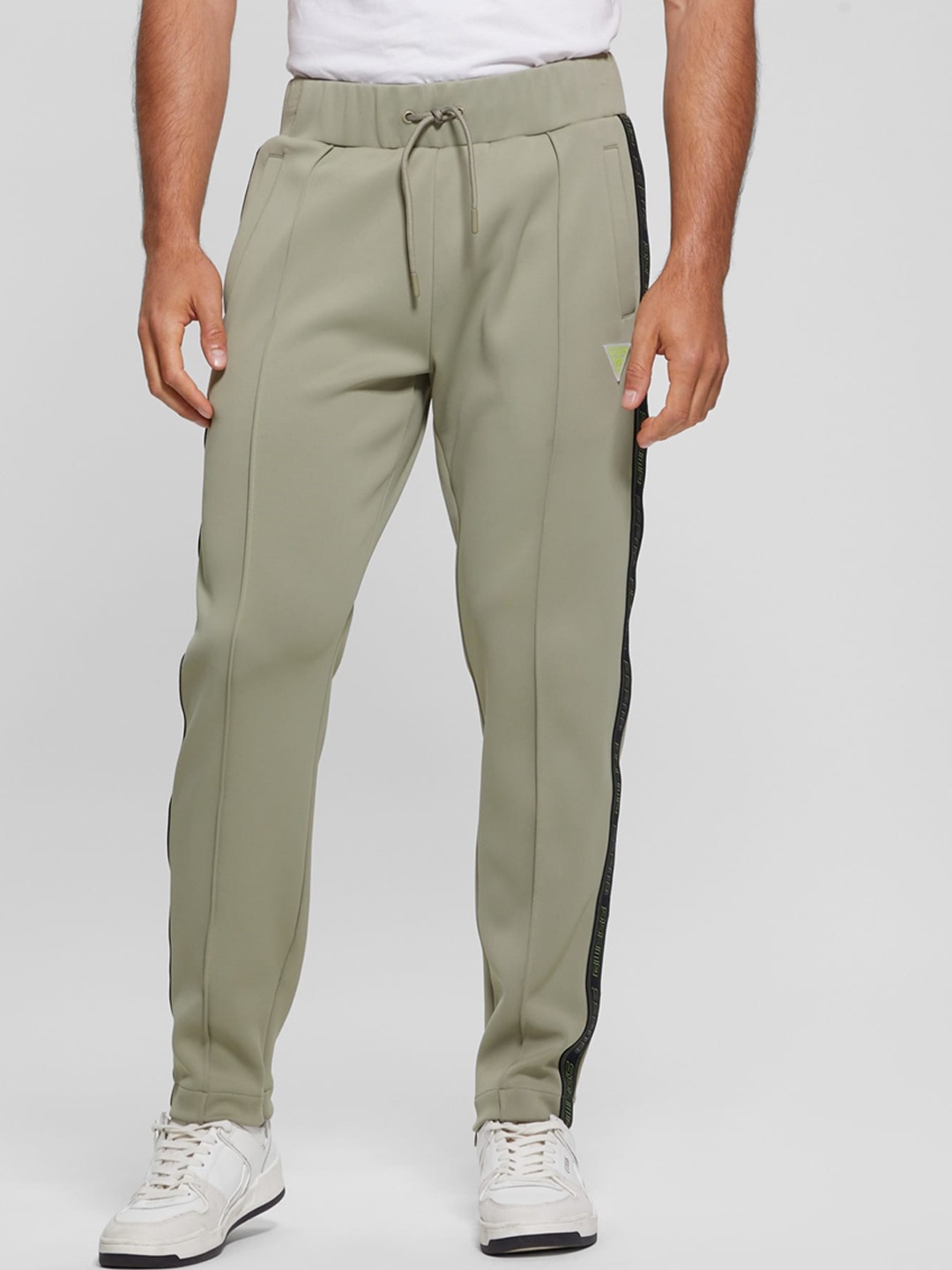 

GUESS Men Mid Rise Joggers, Green