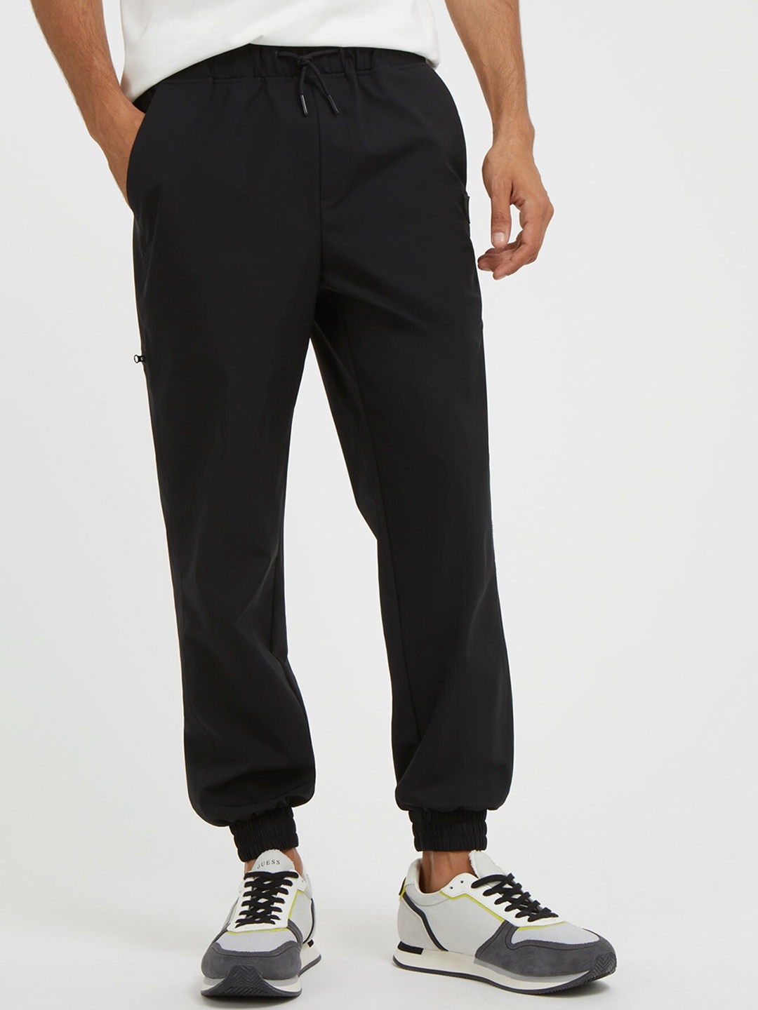 

GUESS Men Cuffed Hem Jogger, Black