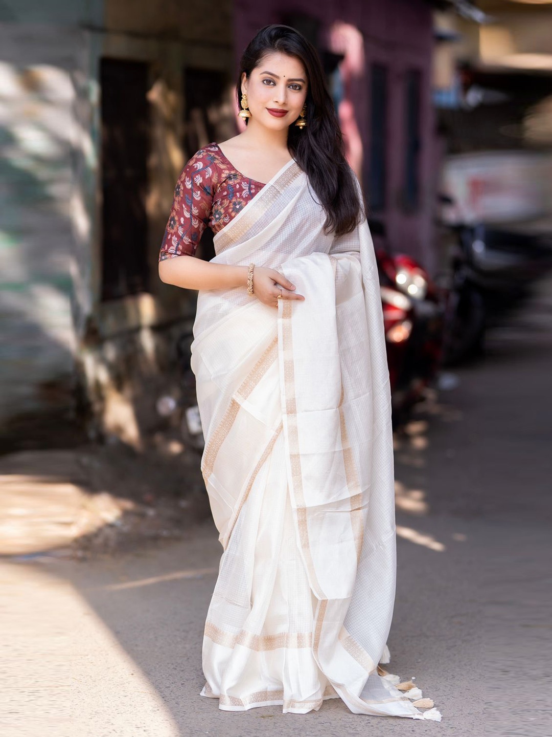 

STAVA CREATION Checked Woven Design Kota Saree, White