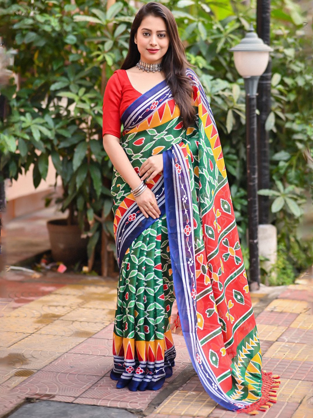 

STAVA CREATION Ethnic Motifs Jute Silk Ready to Wear Saree, Green