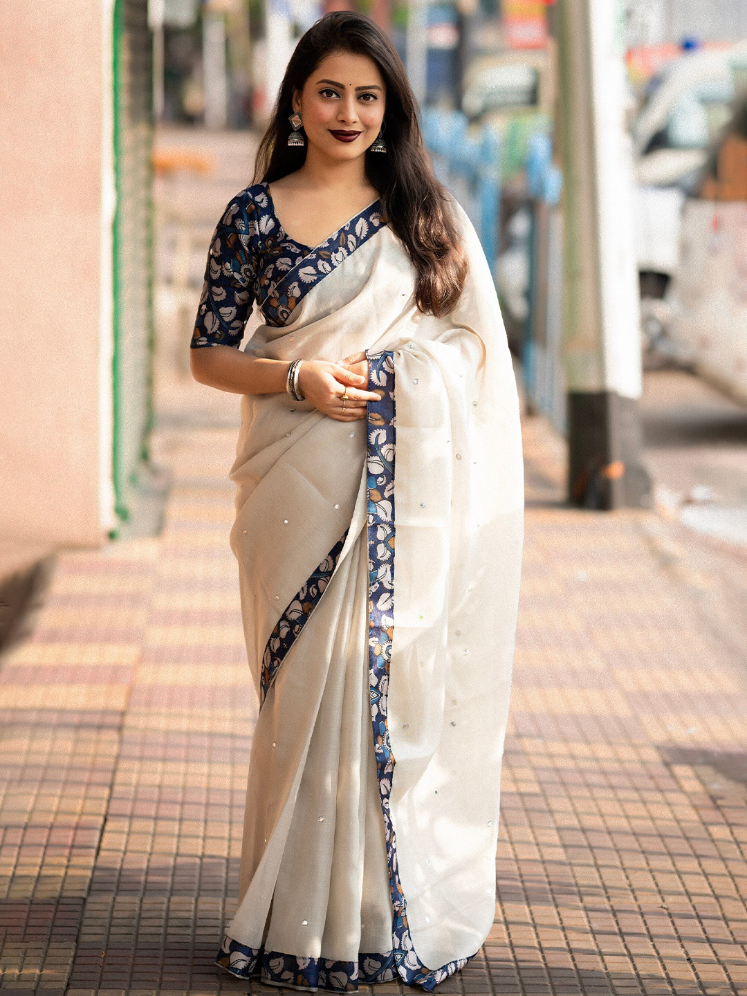 

STAVA CREATION Ethnic Motifs Pure Linen Designer Saree, Cream