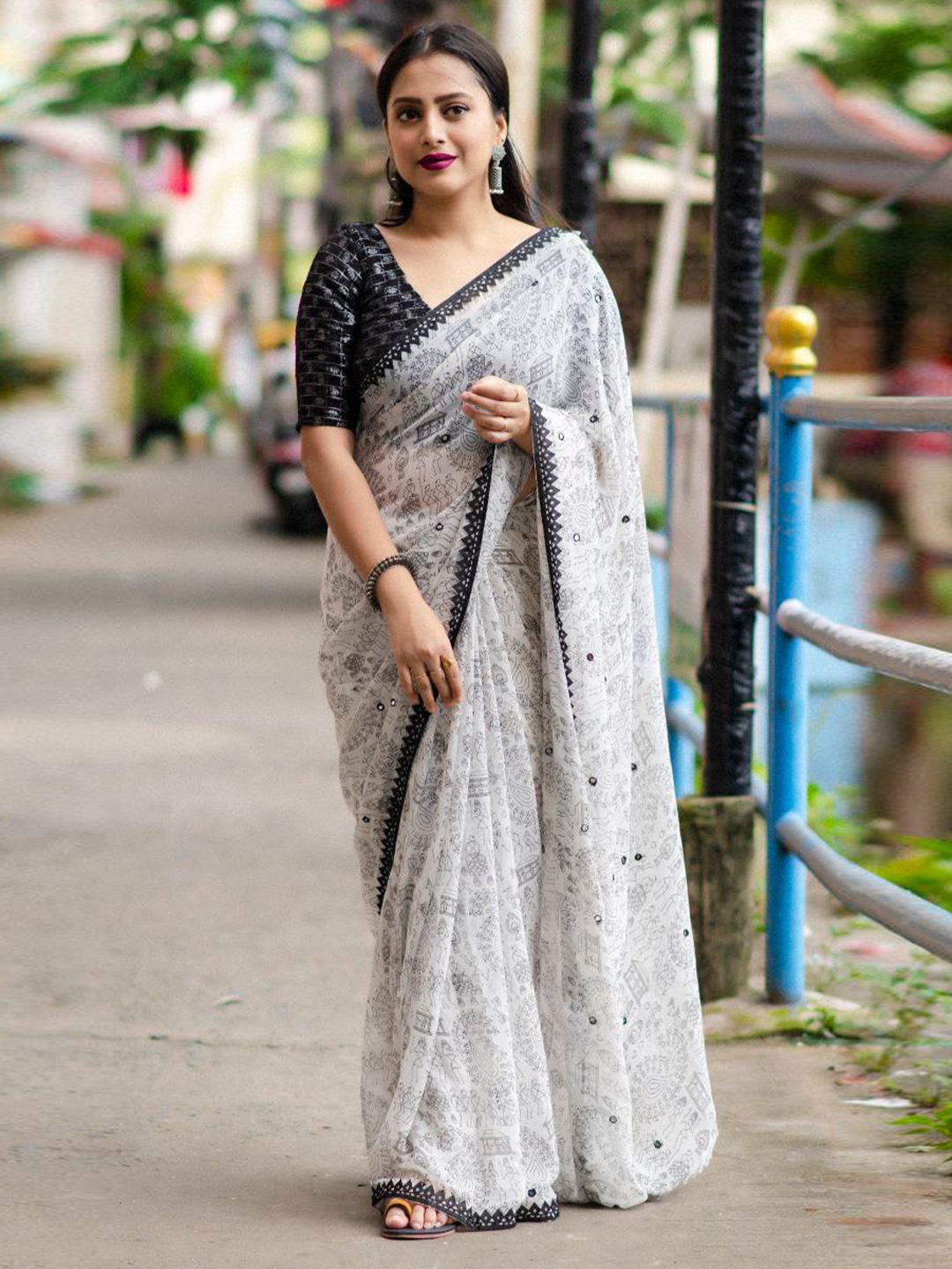 

STAVA CREATION Warli Printed Pure Geogette Saree, Black