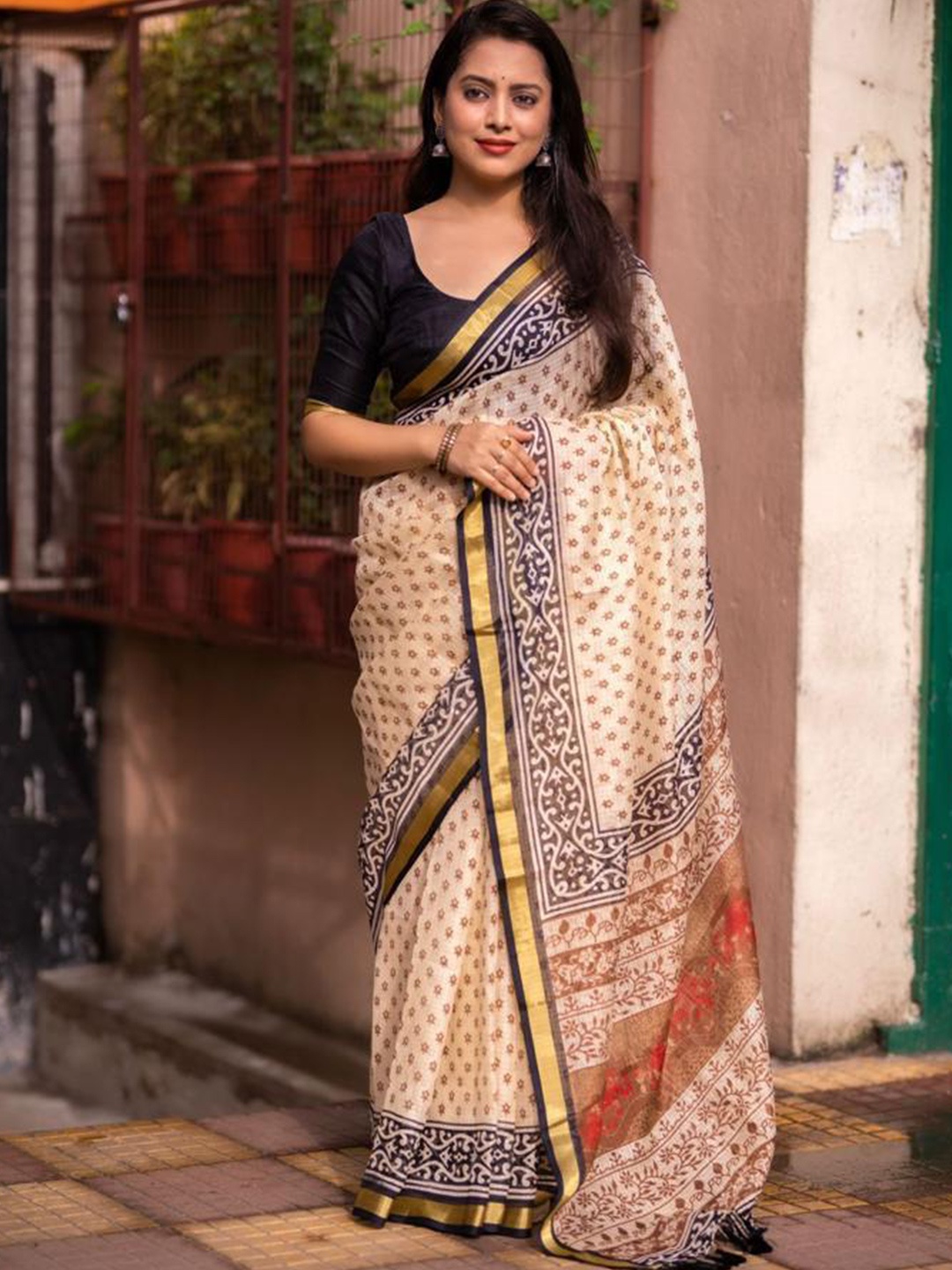 

STAVA CREATION Silk Blend Ready to Wear Kota Saree, Cream