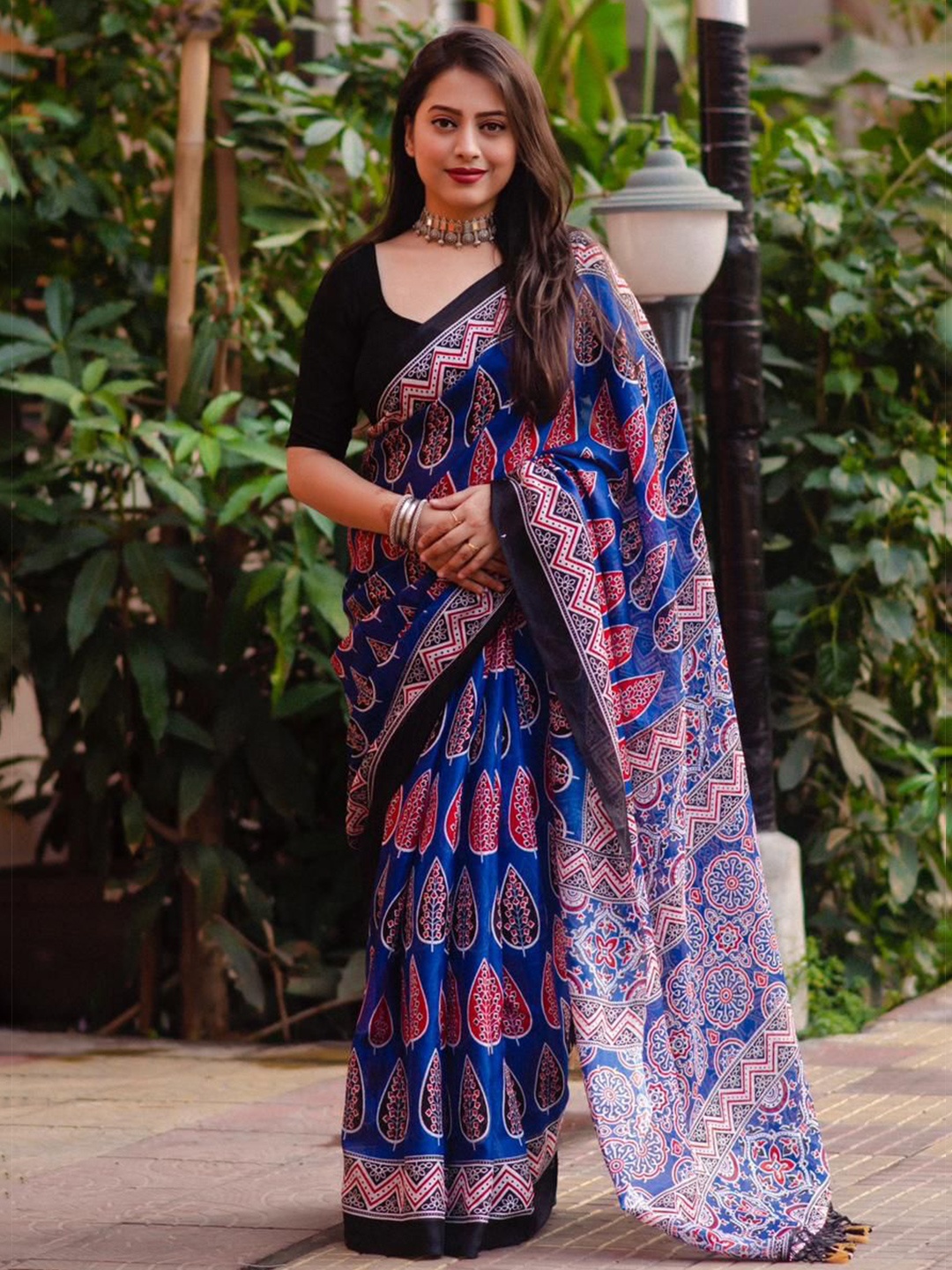 

STAVA CREATION Ethnic Motifs Jute Silk Ready to Wear Saree, Blue