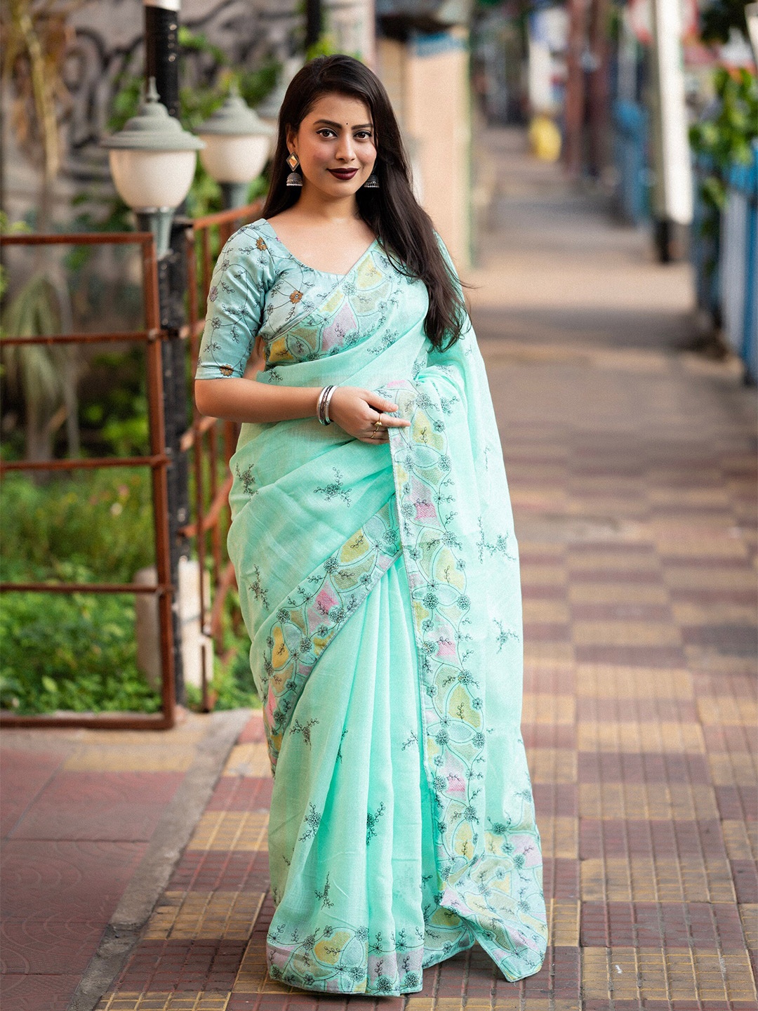 

STAVA CREATION Ethnic Motifs Pure Linen Designer Saree, Sea green