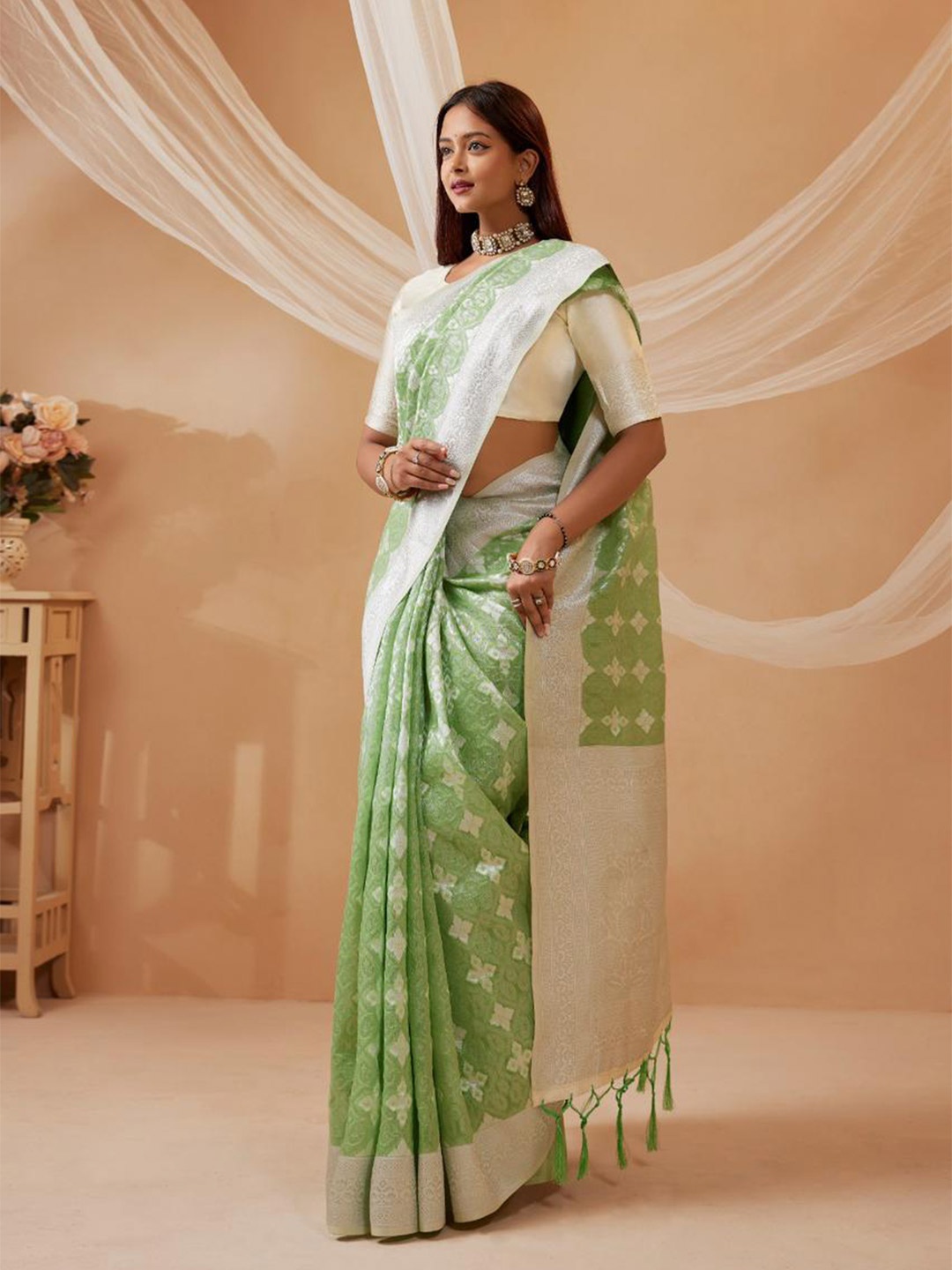 

STAVA CREATION Ethnic Motifs Woven Design Saree, Green