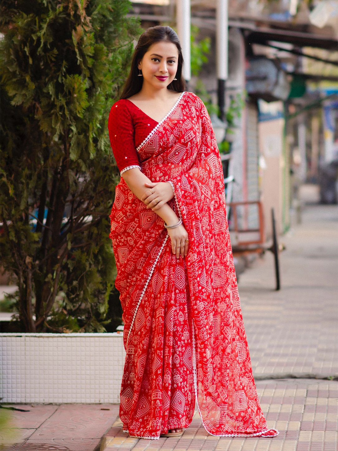 

STAVA CREATION Mirror Work Warli Print Saree, Red