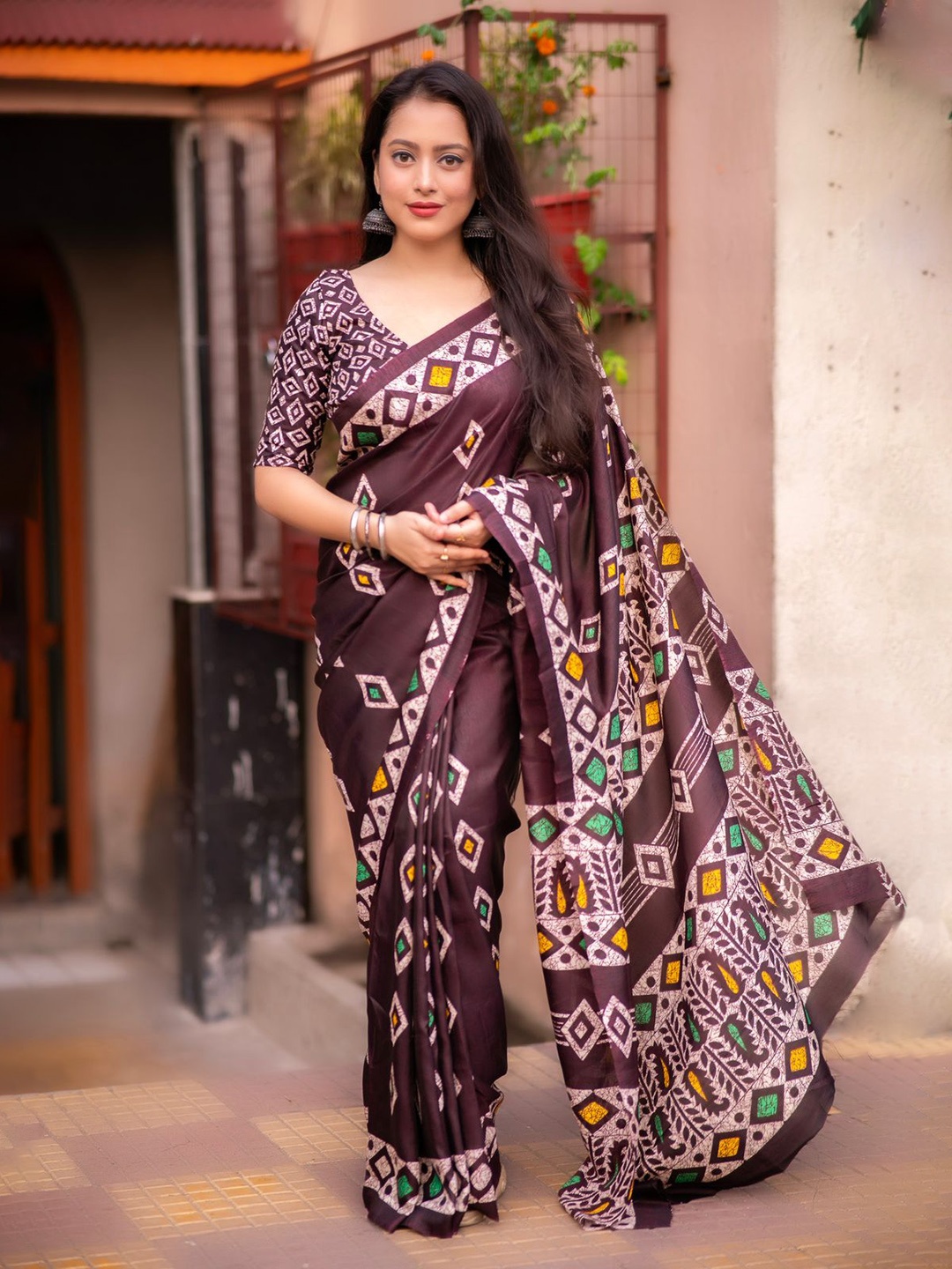 

STAVA CREATION Ethnic Motifs Silk Blend Saree, Maroon