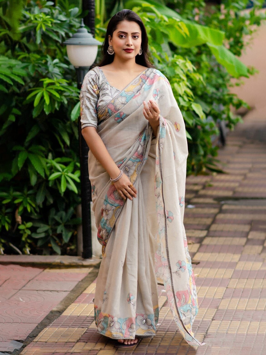 

STAVA CREATION Ethnic Motifs Pure Linen Designer Saree, Grey