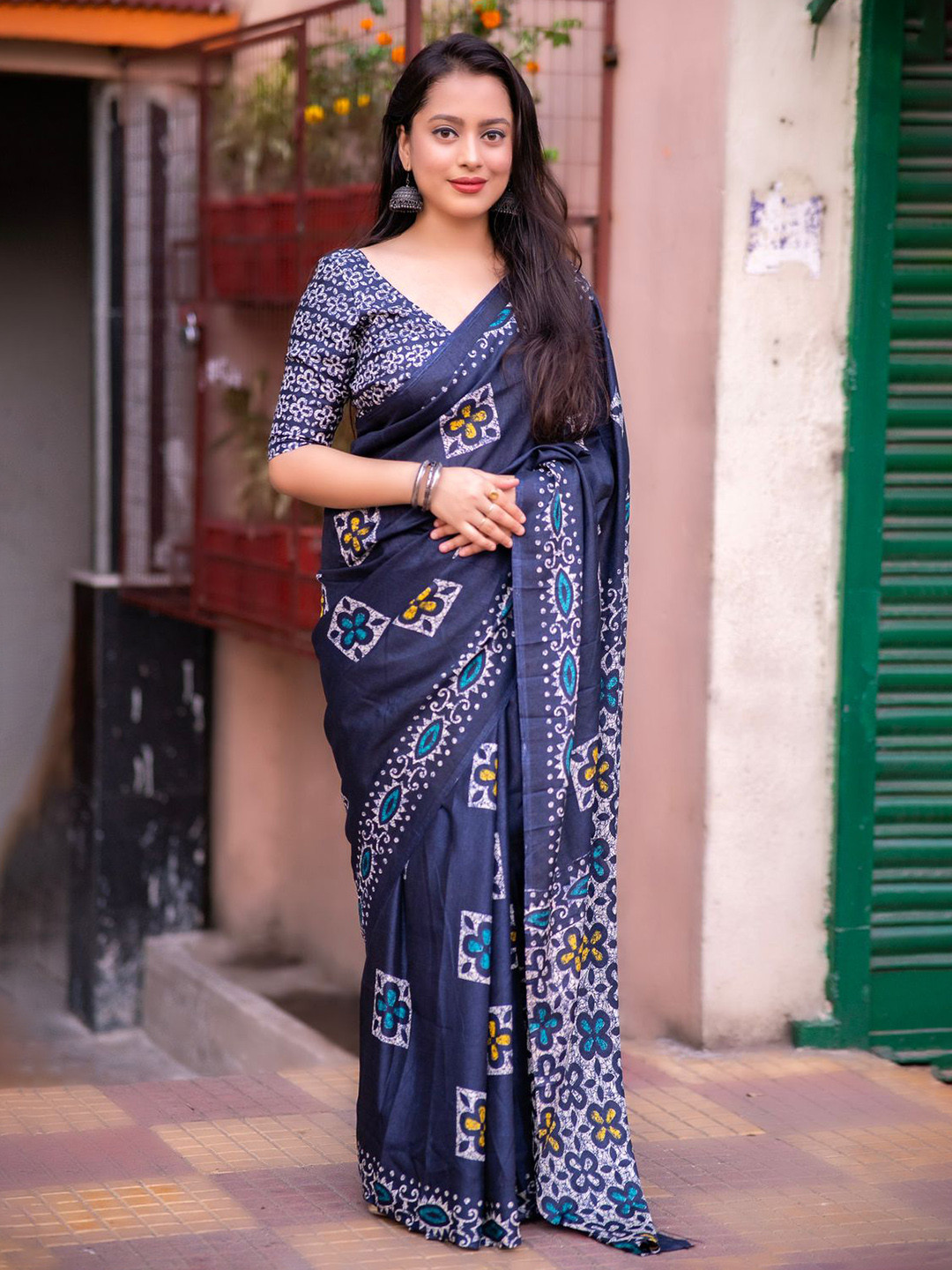 

STAVA CREATION Ethnic Motifs Silk Blend Saree, Blue