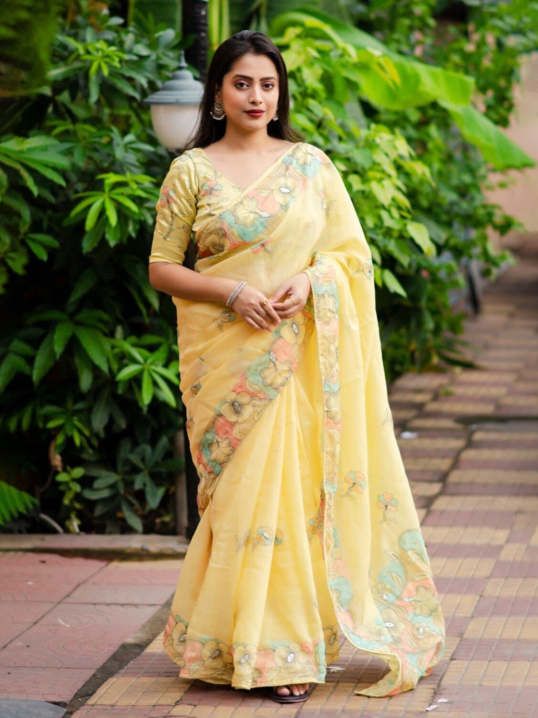 

STAVA CREATION Ethnic Motifs Pure Linen Designer Saree, Yellow
