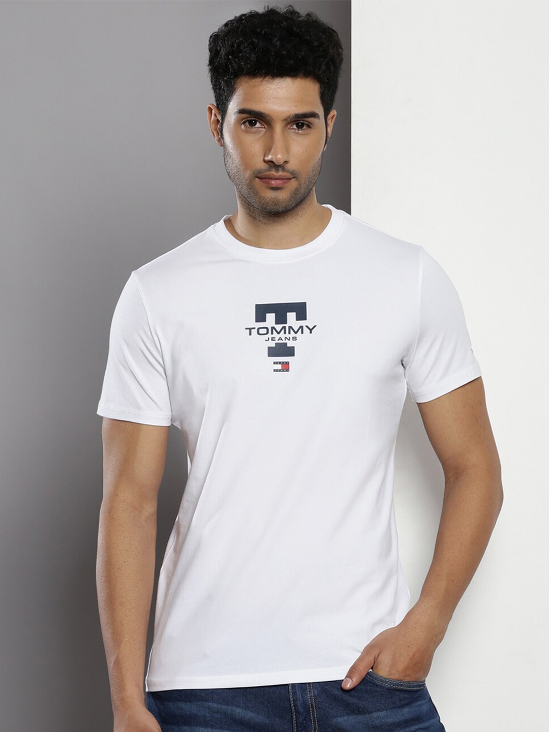 

Tommy Hilfiger Round Neck Short Sleeves Slim Fit T-shirt, White