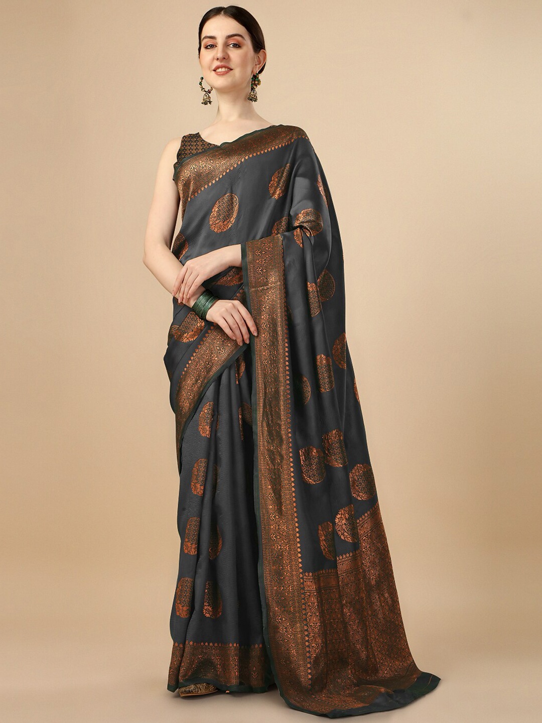 

Ashiya Fab Ethnic Motifs Silk Blend Kanjeevaram Saree, Grey