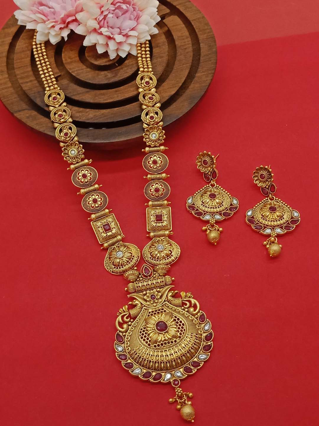 

AASHISH IMITATION Gold-Plated Kundan-Studded Antique Jewellery Set