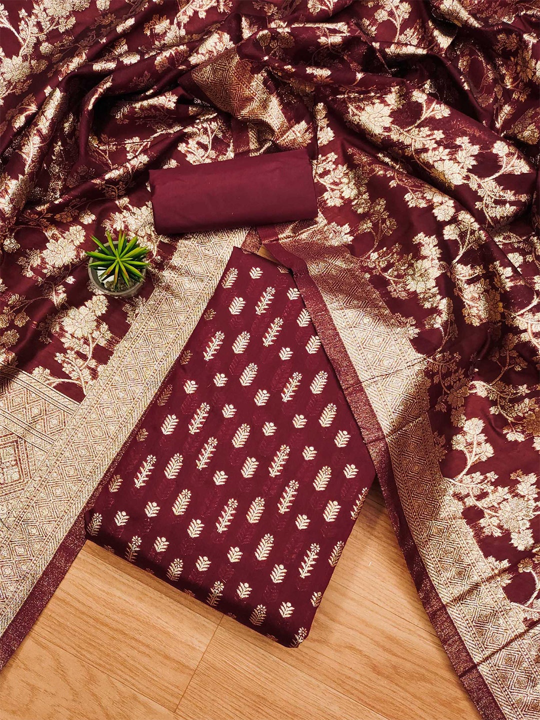 

Panzora Floral Woven Design Unstitched Dress Material, Maroon
