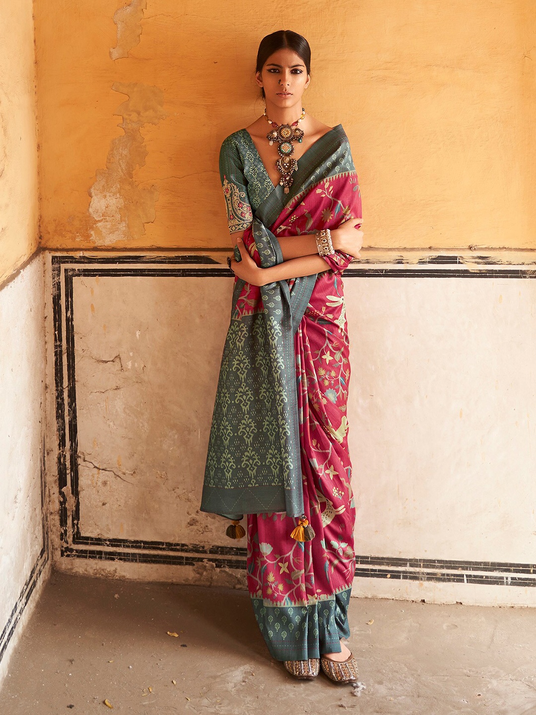 

elora Floral Ikat Printed Saree, Maroon