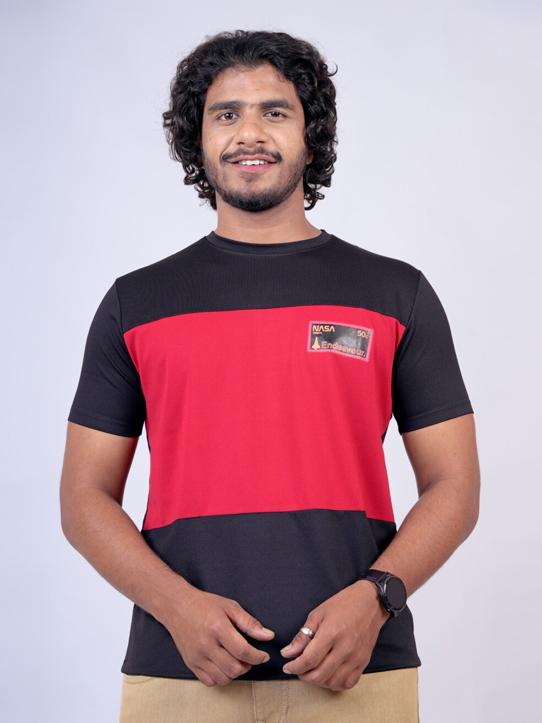 

Pontiac Colourblocked Round Neck Cotton T-shirt, Black