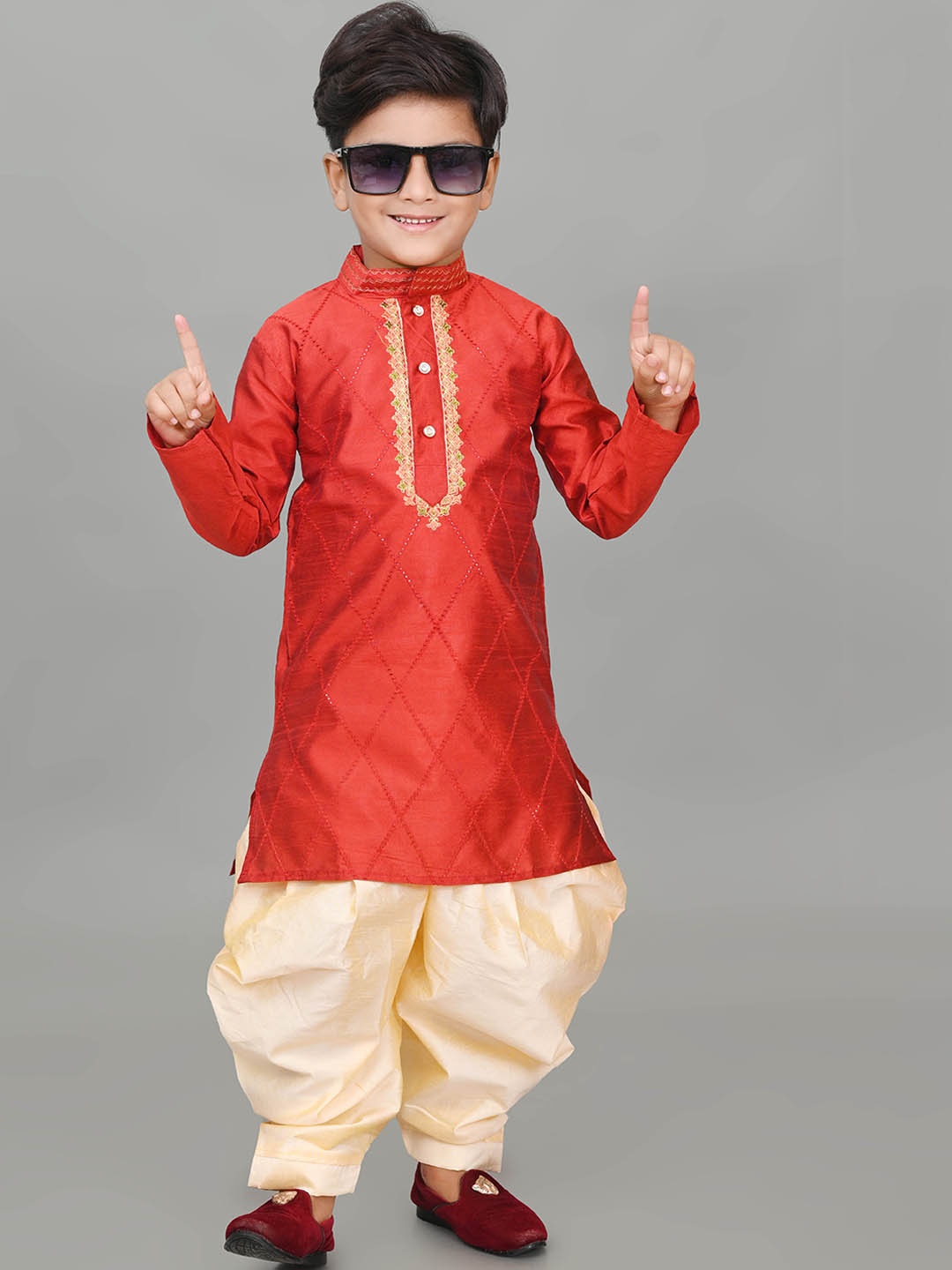 

BAESD Boys Geometric Embroidered Regular Dupion Silk Kurta with Patiala Set, Maroon