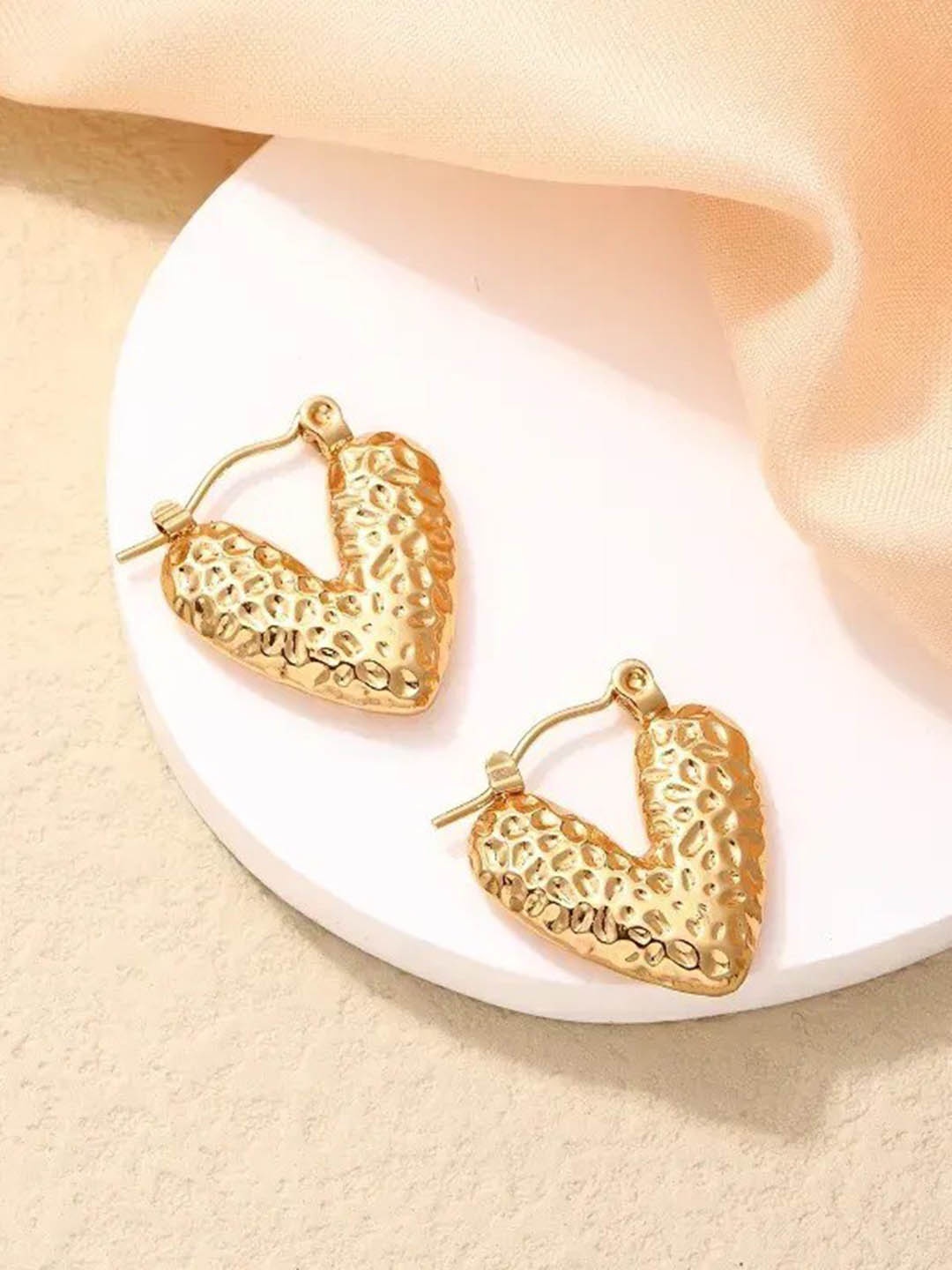 

VIEN Gold-Plated Heart Shaped Hoop Earrings