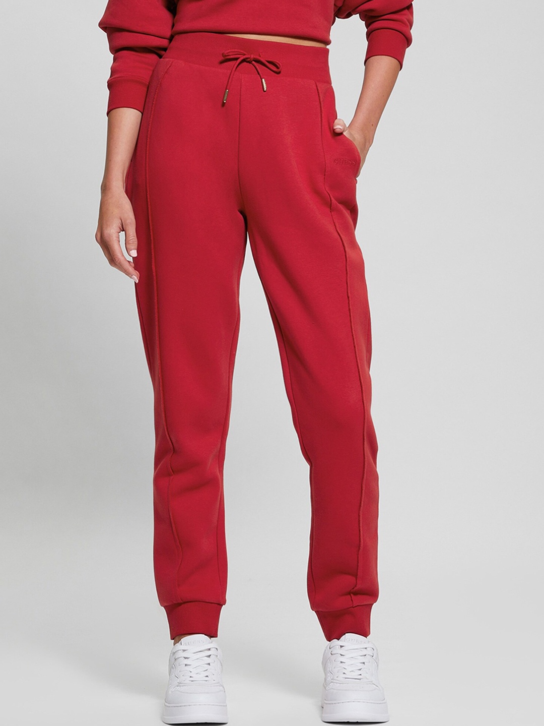 

GUESS Women Mid-Rise Jogger, Red
