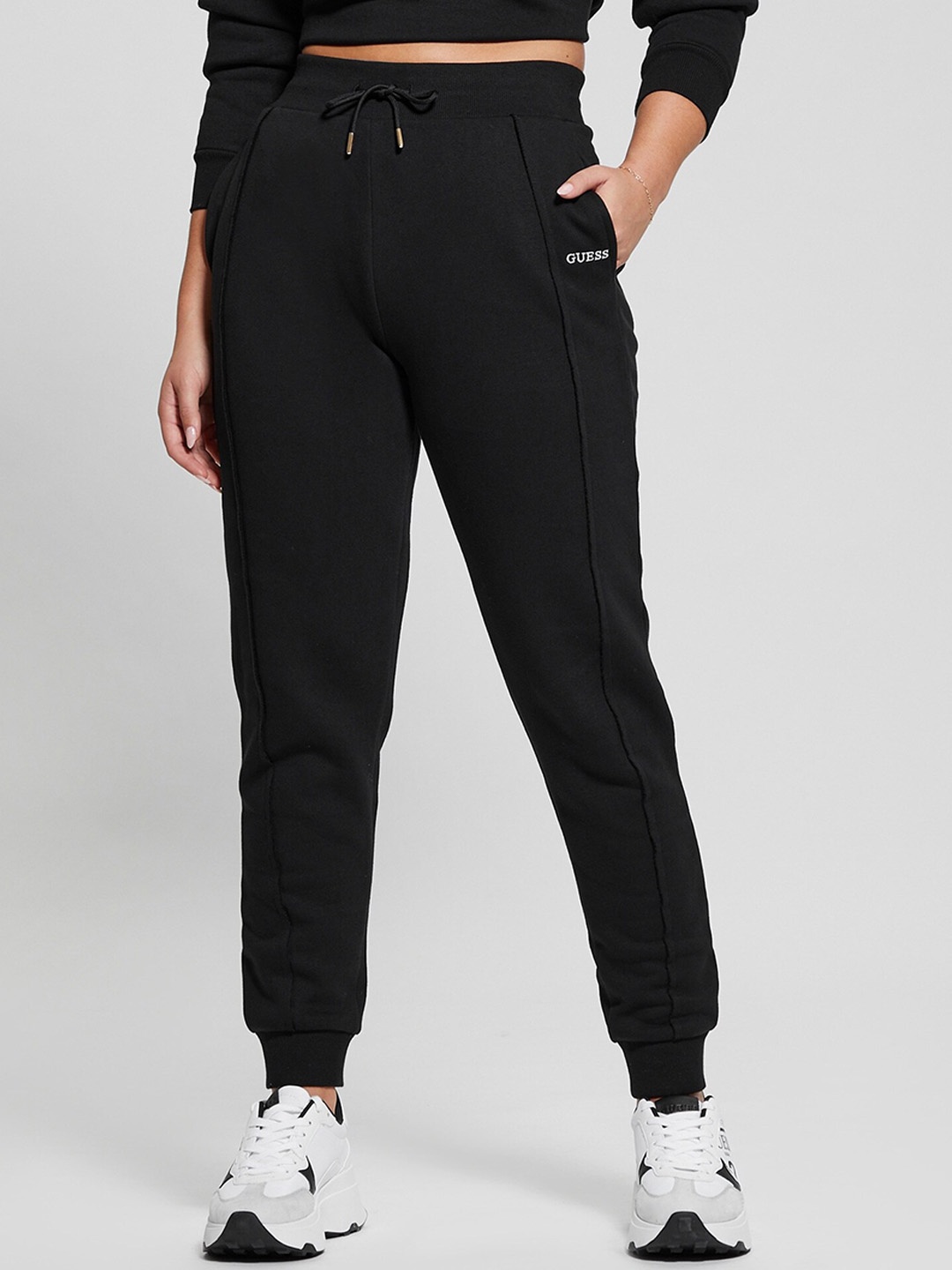 

GUESS Women Mid-Rise Jogger, Black