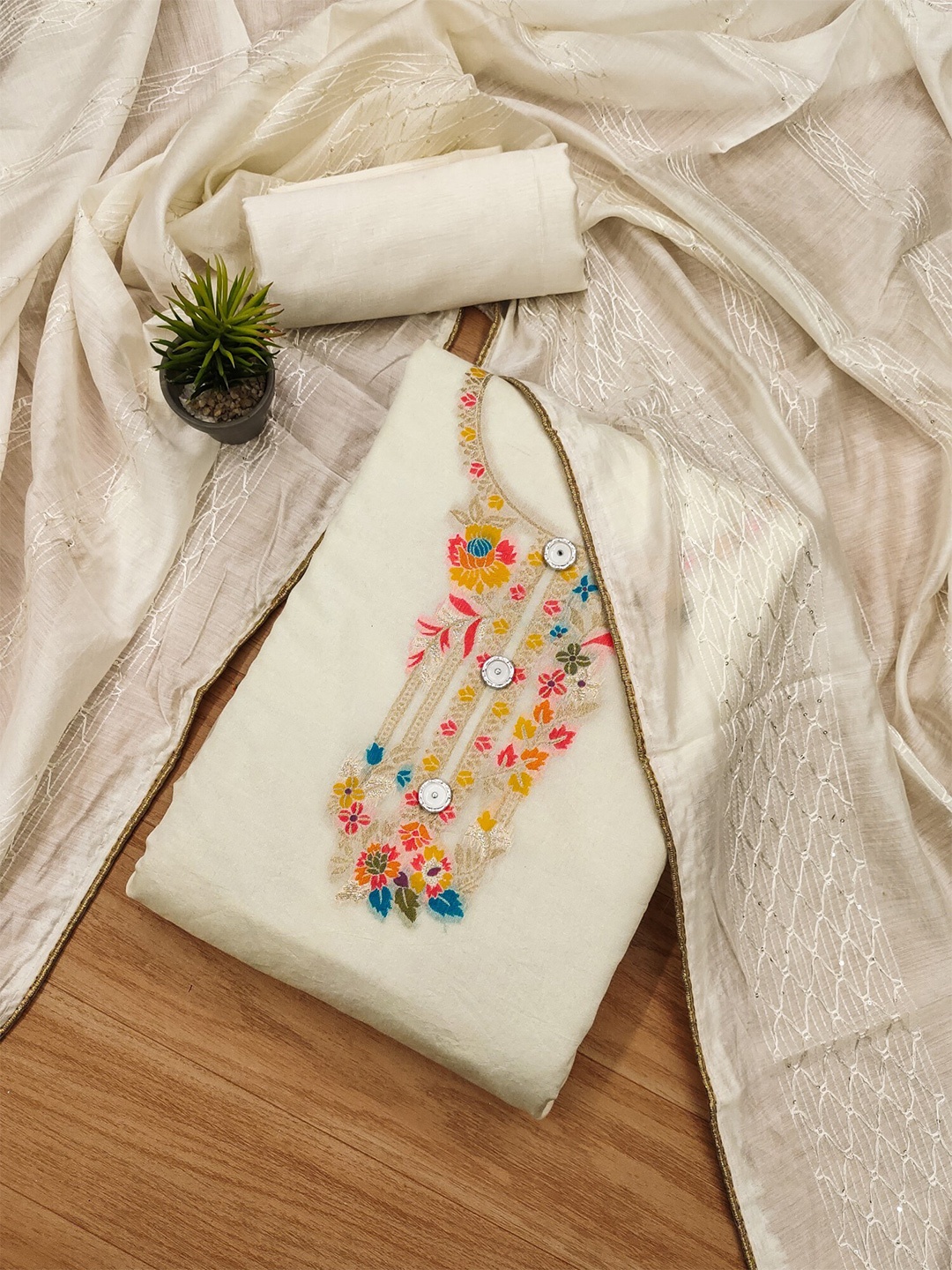 

Panzora Floral Embellished Unstitched Dress Material, White