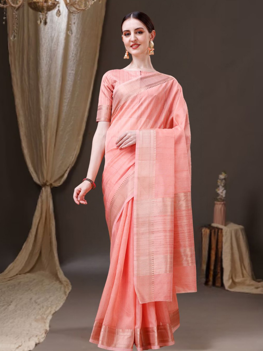 

MAGMINA Zari Banarasi Saree, Peach