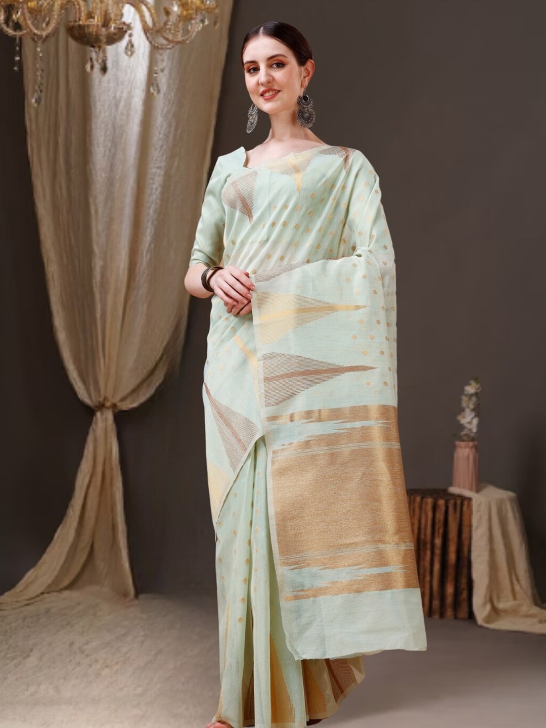 

MAGMINA Floral Woven Design Zari Banarasi Saree, Sea green