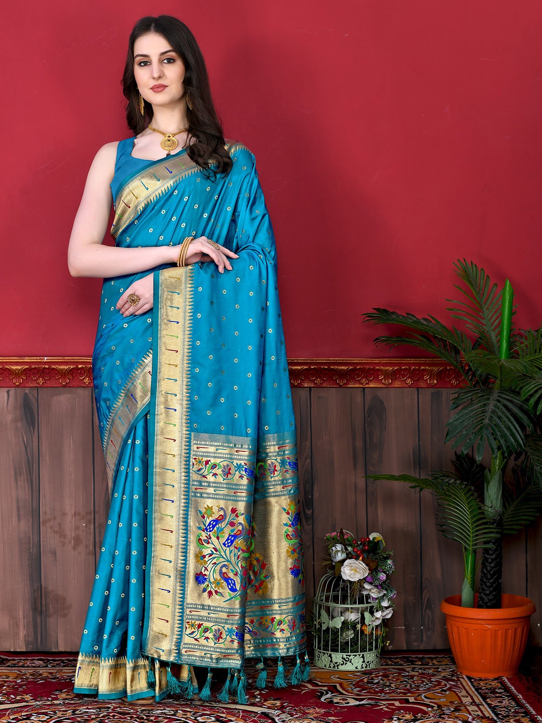 

NIWAA Polka Dot Zari Pure Silk Paithani Saree, Blue