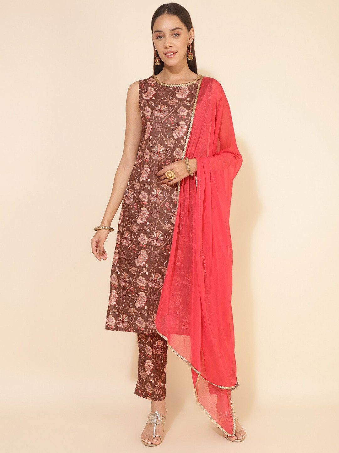 

Janasya Floral Printed Gotta Patti Embellished Kurta with Pant & Dupatta, Brown