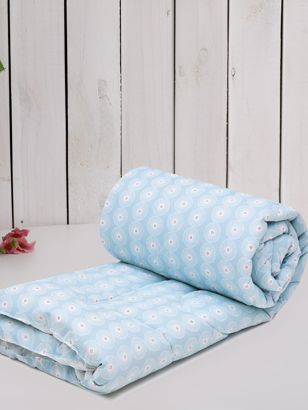 

RRC Turquoise Blue & White Floral Cotton Mild Winter 210 GSM Single Bed Comforter