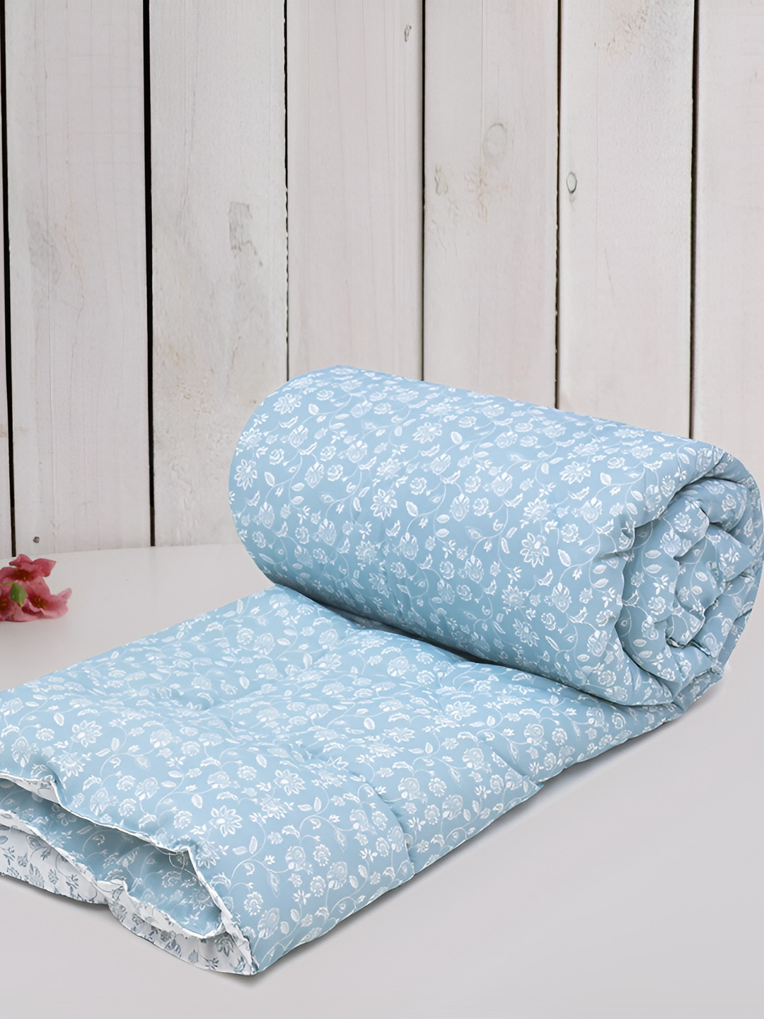 

RRC Blue & White Floral Cotton Mild Winter 210 GSM Single Bed Comforter
