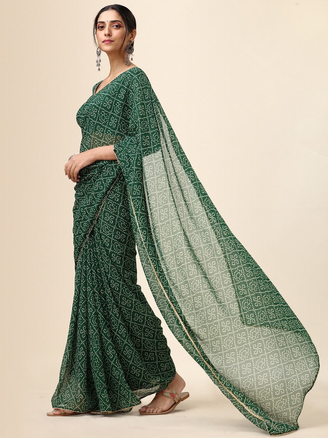 

RadadiyaTRD Bandhani Gotta Patti Pure Georgette Bandhani Saree, Green