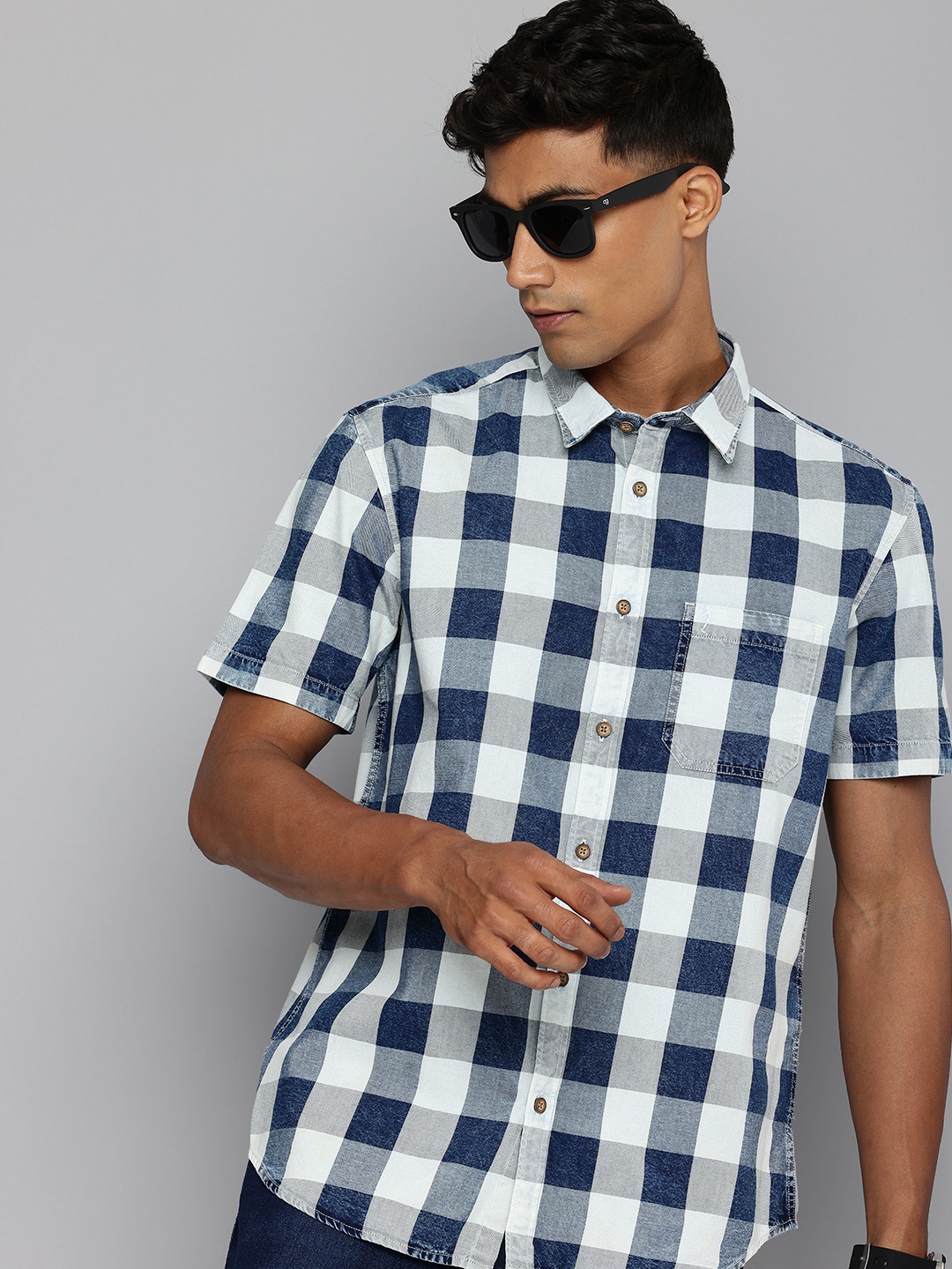 

Indian Terrain Pure cotton Slim Fit Buffalo Checked Casual Shirt, Navy blue