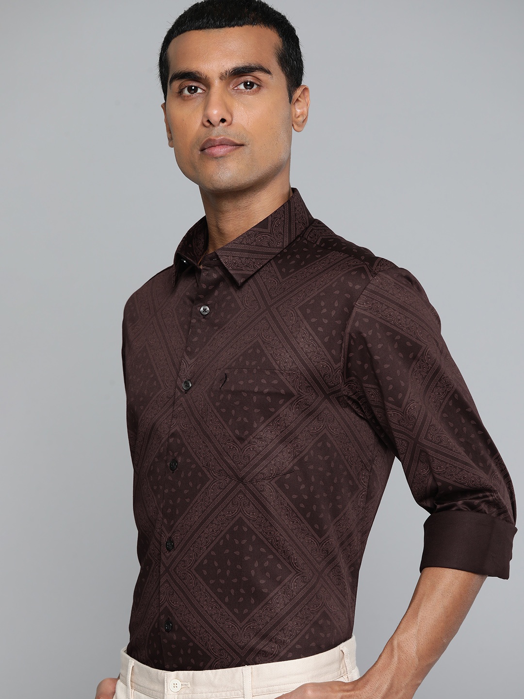 

Indian Terrain Slim Fit Ethnic Motifs Printed Casual Shirt, Brown