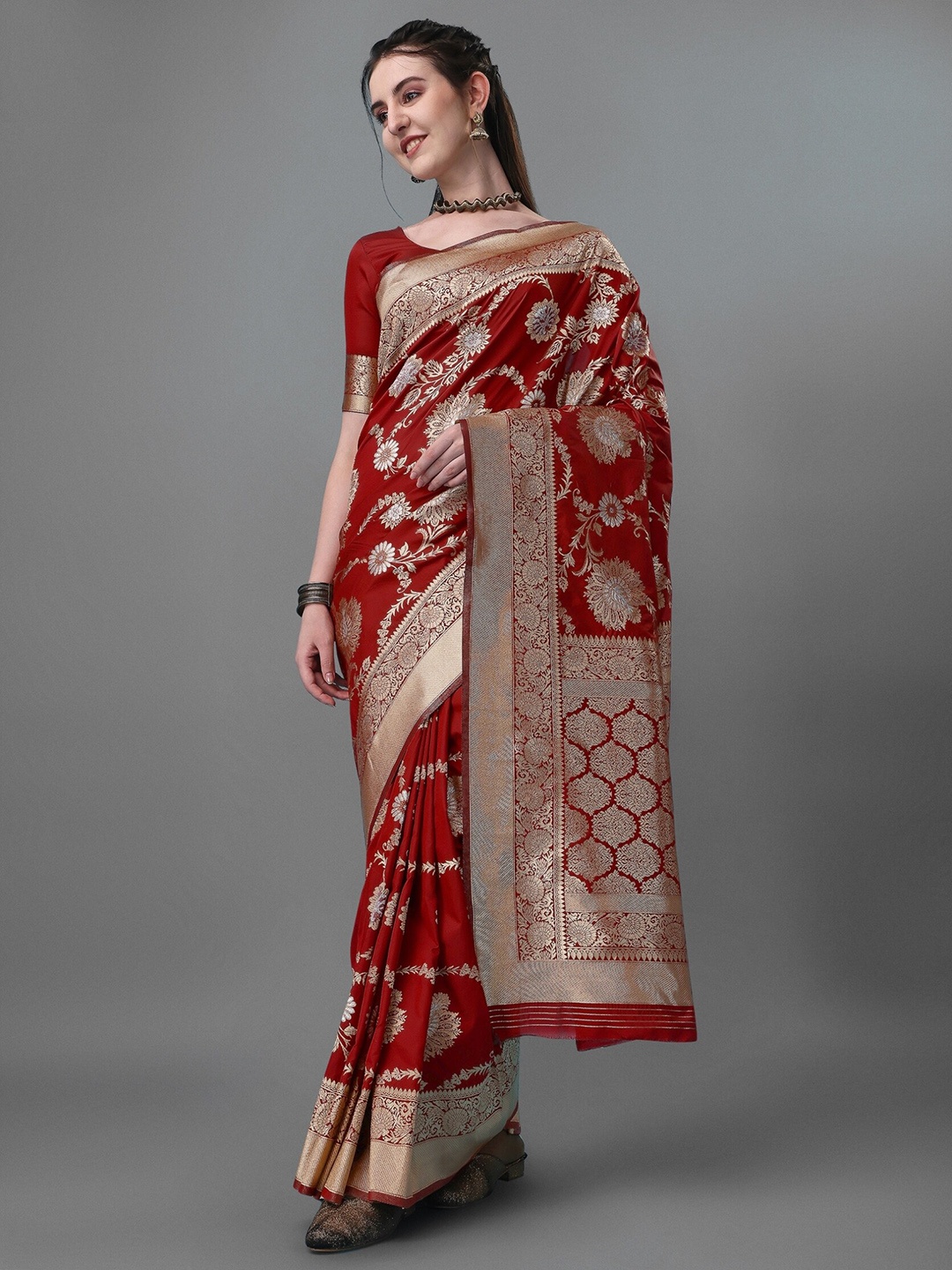 

Momina Fashion Floral Art Silk Fusion Saree, Maroon