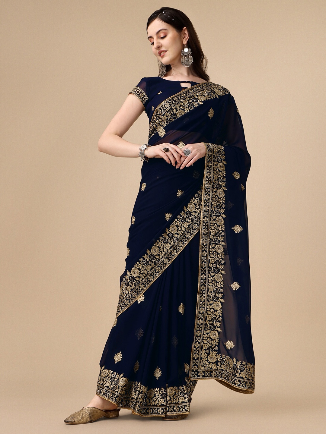 

Momina Fashion Floral Printed Embroidered Pure Georgette Saree, Navy blue