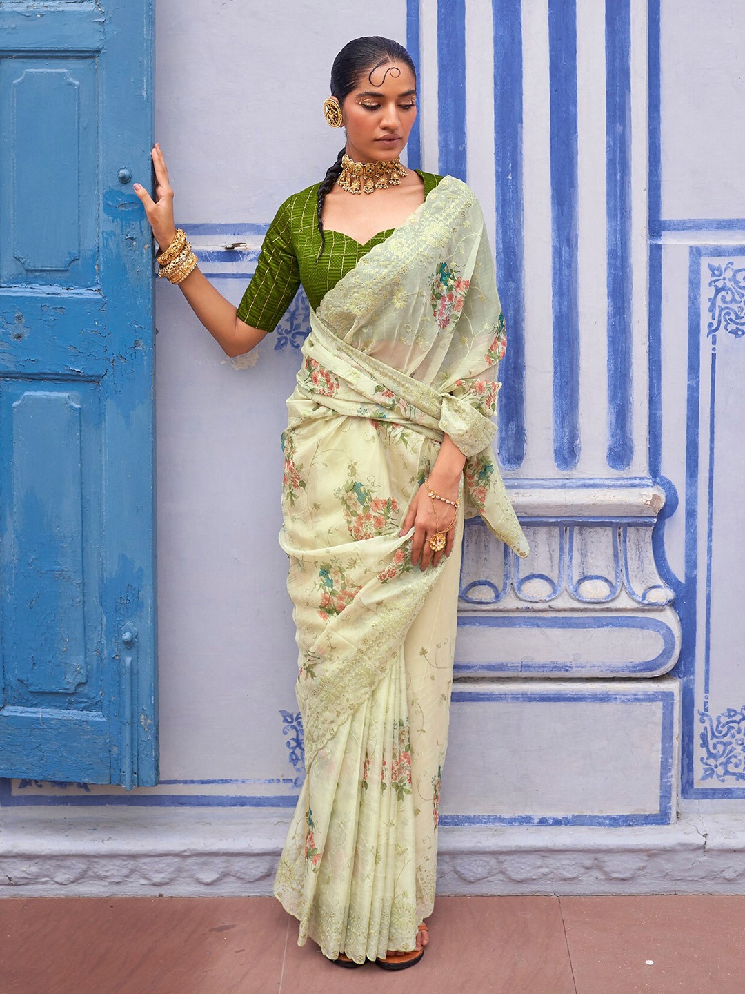 

elora Floral Printed Saree, Green
