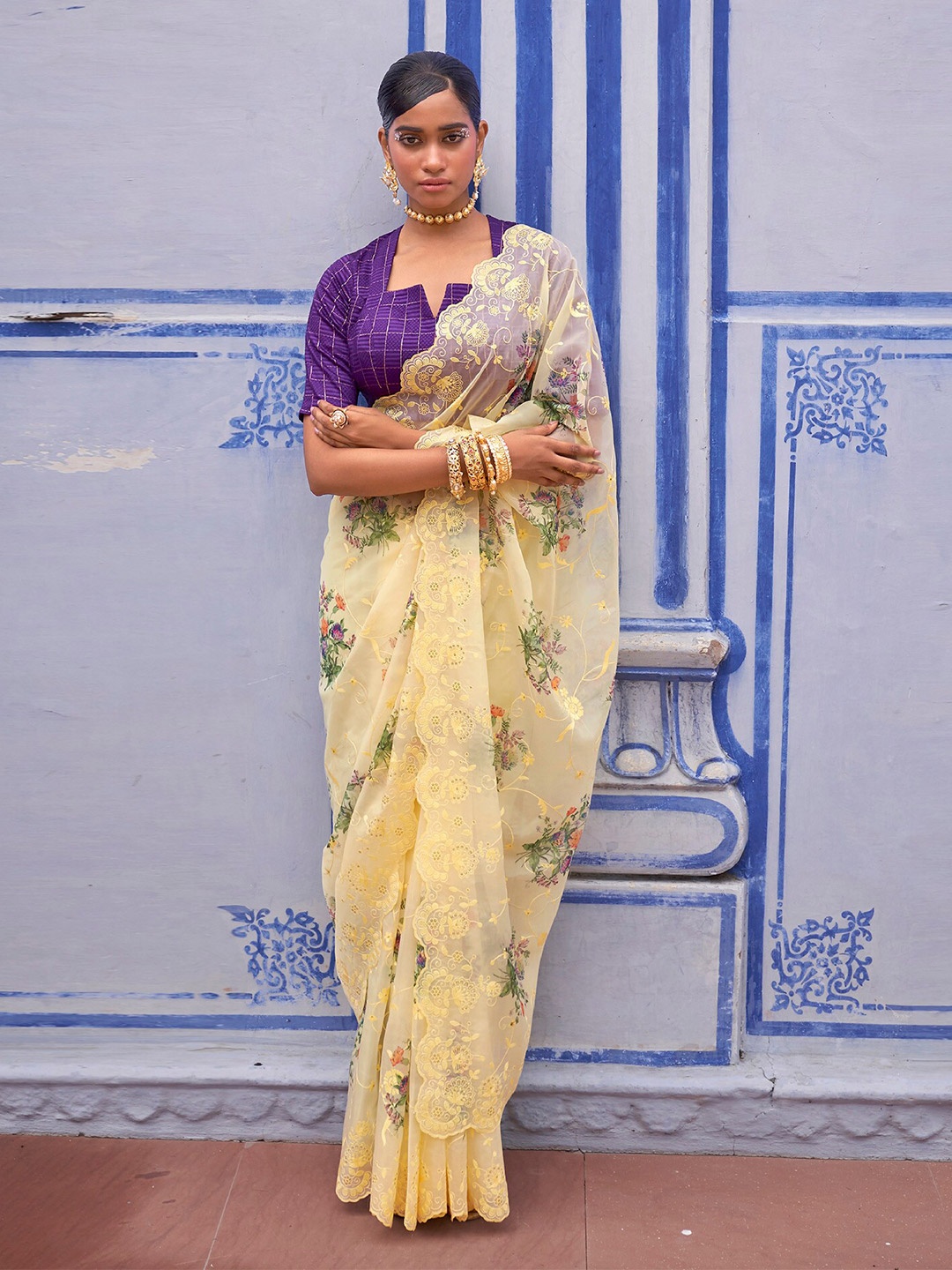 

elora Floral Printed Saree, Yellow