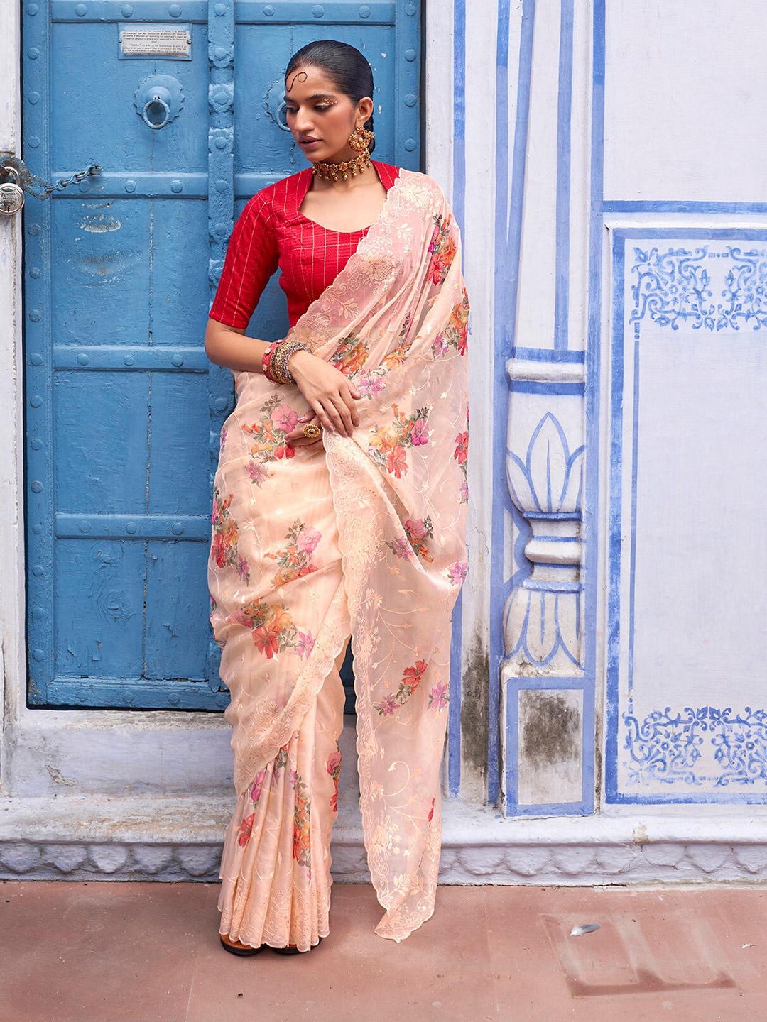 

elora Floral Printed Saree, Peach