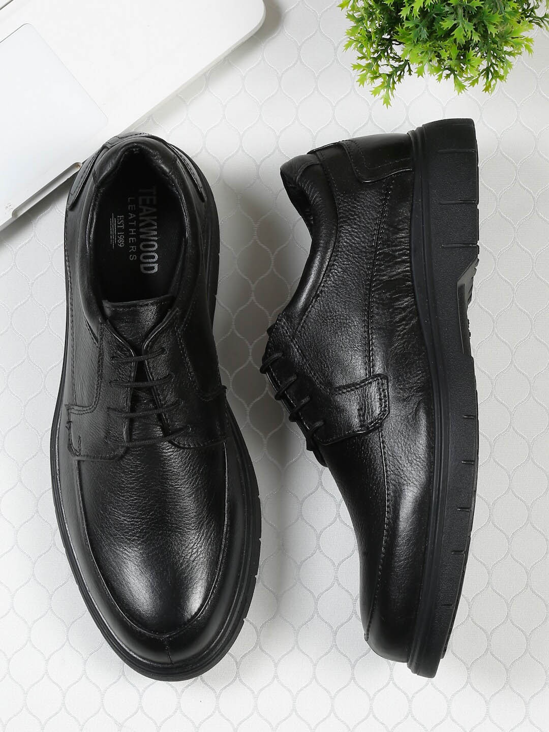 

Teakwood Leathers Men Round Toe Leather Formal Derbys, Black