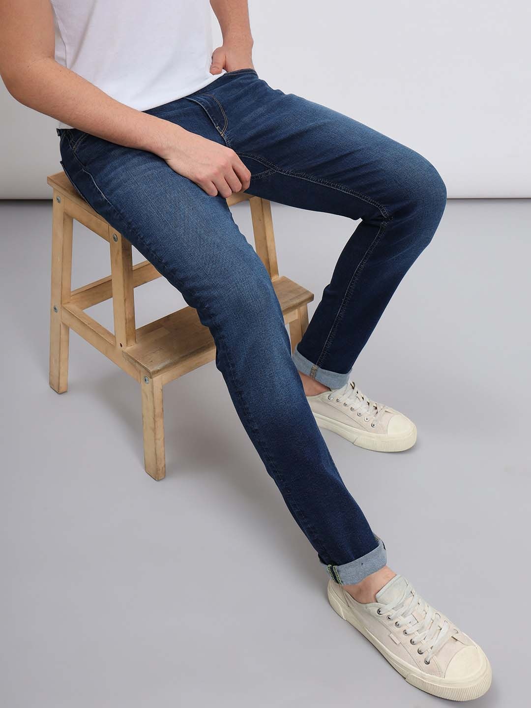 

Lee Men Bruce Skinny Fit Light Fade Clean Look Stretchable Jeans, Blue