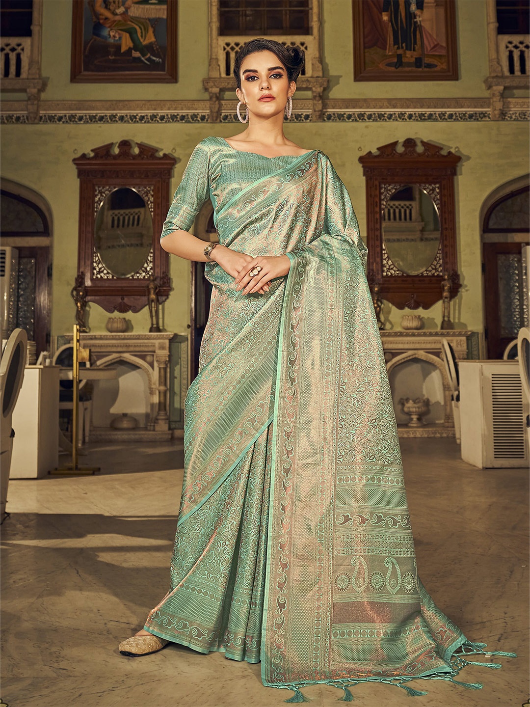

elora Floral Printed Saree, Green