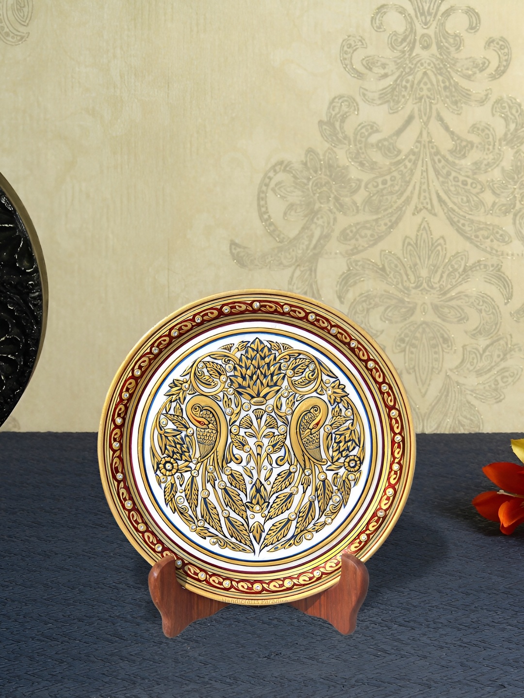 

HANDICRAFTS PARADISE Red and Green Marble Showpiece