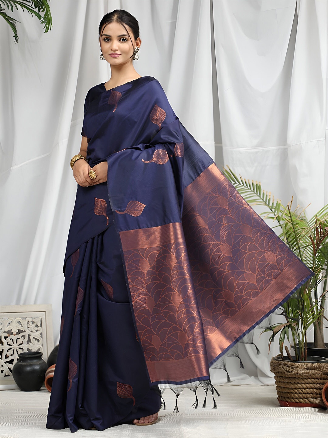 

Sidhidata Embellished Zari Silk Blend Designer Banarasi Saree, Navy blue