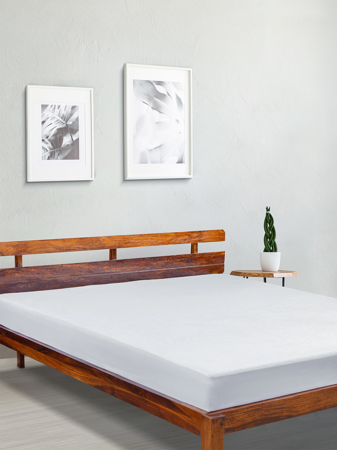 

Duroflex Antiviral Antibacterial Waterproof & Stain Proof King-Size Mattress Protector, White